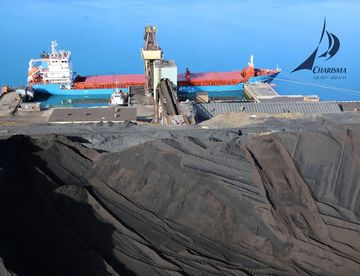 Beladung der MV Wilson Newport