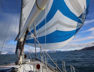 Unter Spinnaker gen Osten