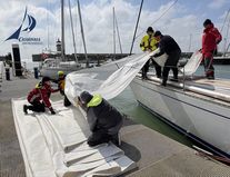Segelwechsel im Hafen