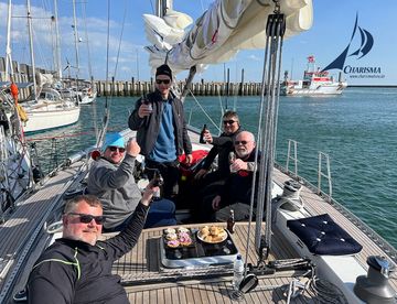 SY CHARSIMA im Hafen von Helgoland