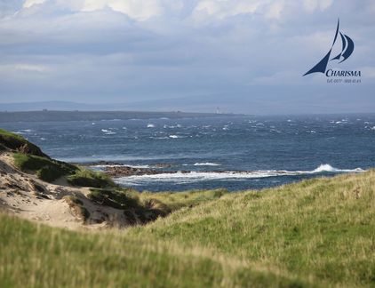 Schaumkronen im Pentland Firth
