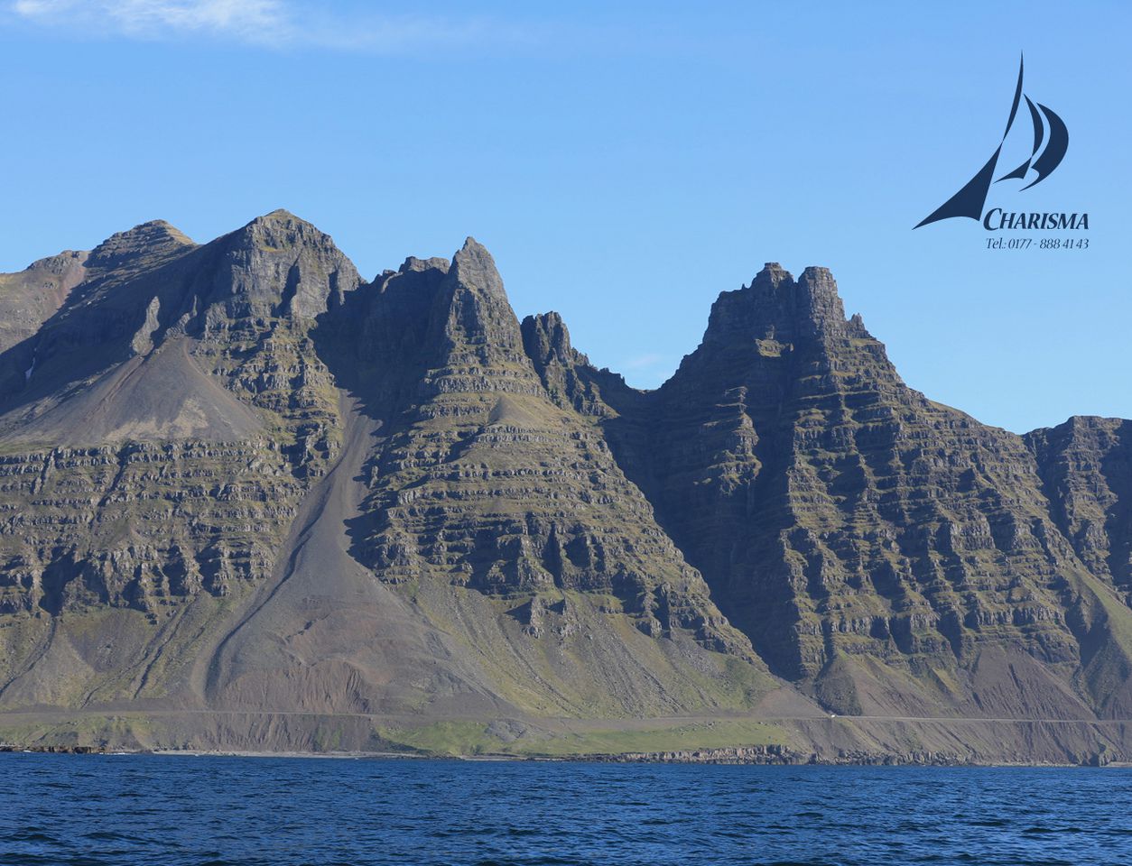 Imposante Steilküste in Island